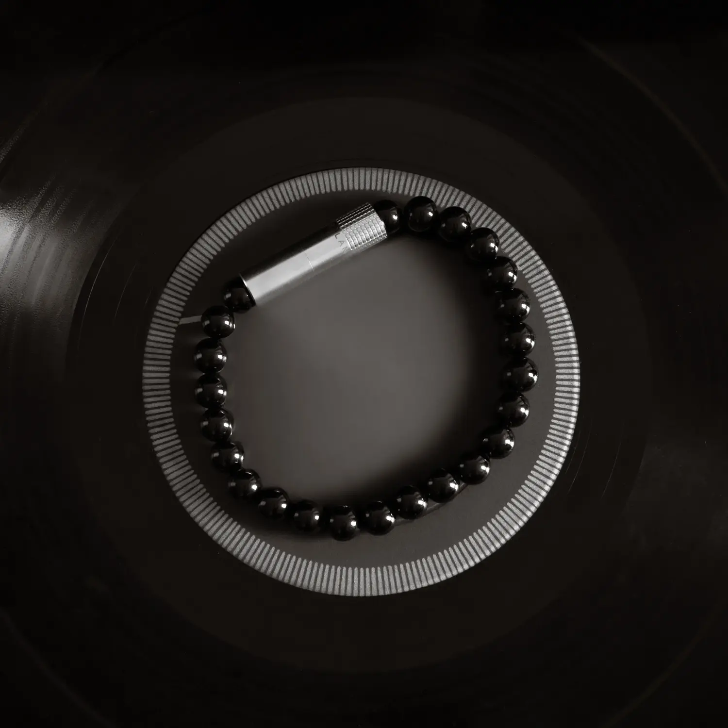 Punch bracelet – Black onyx